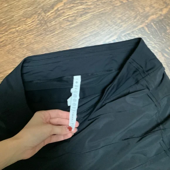 LULULEMON Pace Rival Mid Rise Skirt Black Womens Size 12 Built In Shorts Active - Picture 8 of 10